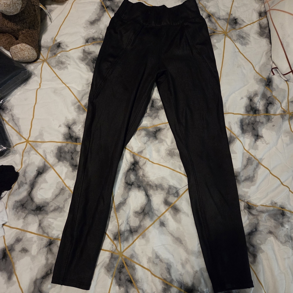 Black Metallic Women's Leggings & Bra